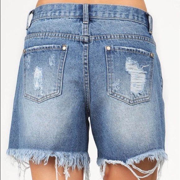 Shorts - Picture 2 of 3